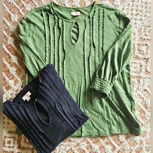 2 for 1 Knox Rose 3/4 Sleeve Tops in Black and Green size Medium